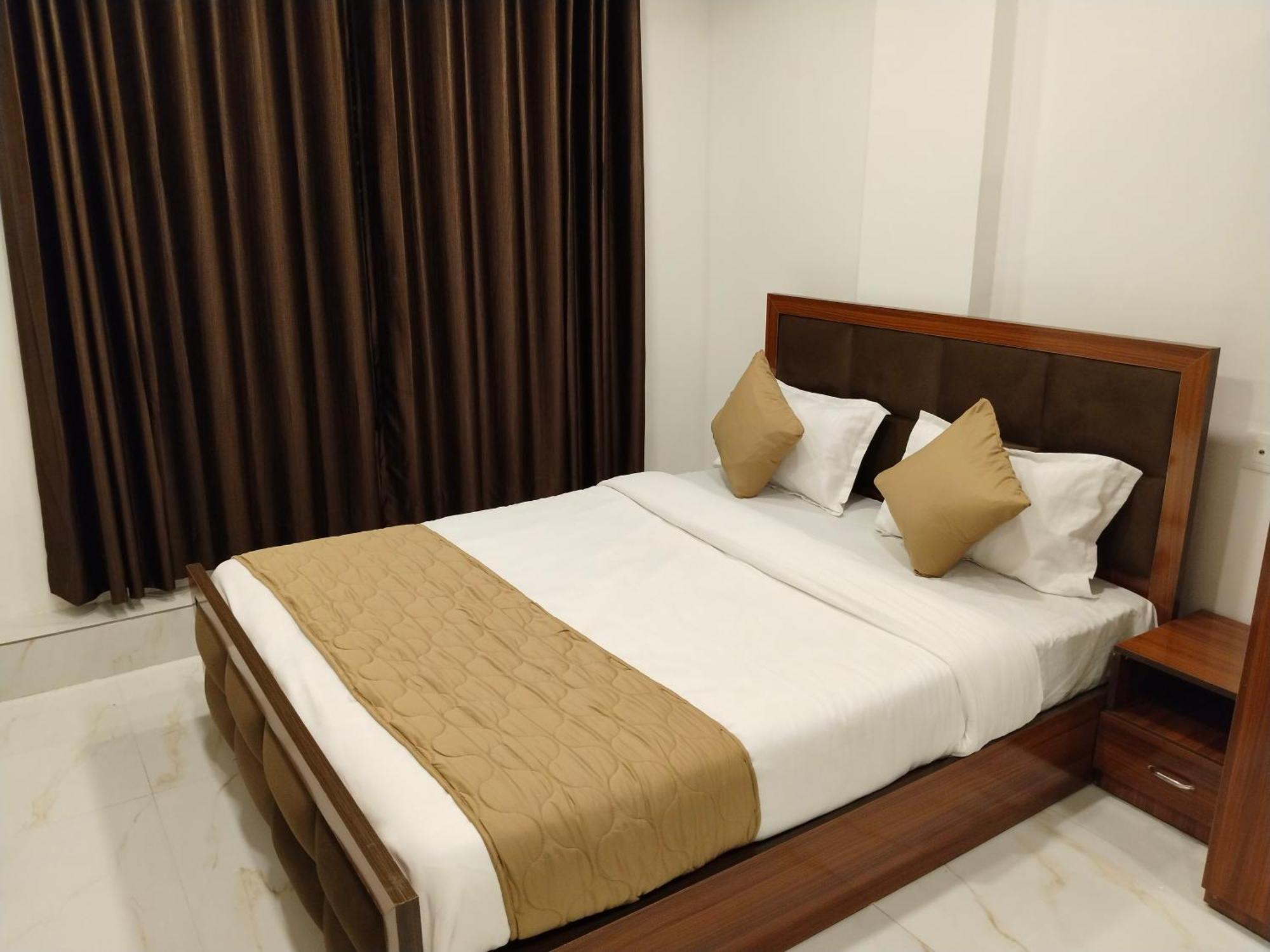 Hotel Shiv 5*